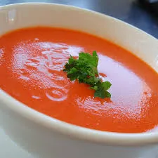 Sopa de tomates panameña