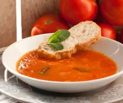 Sopa de tomates panameño